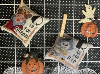 (image for) Halloween Alphabet - Q & R